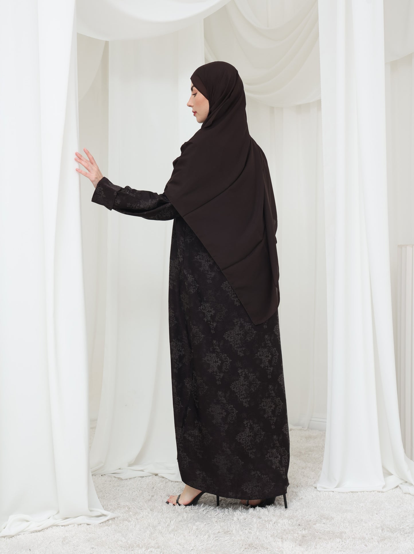Flora Abaya