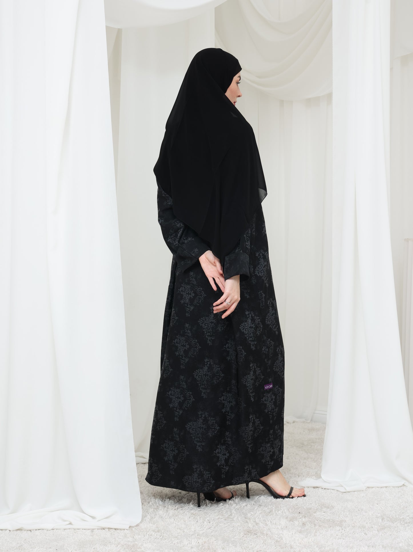 Flora Abaya
